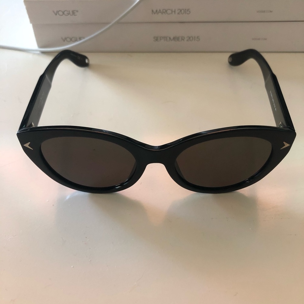 Givenchy Sunglasses #7025